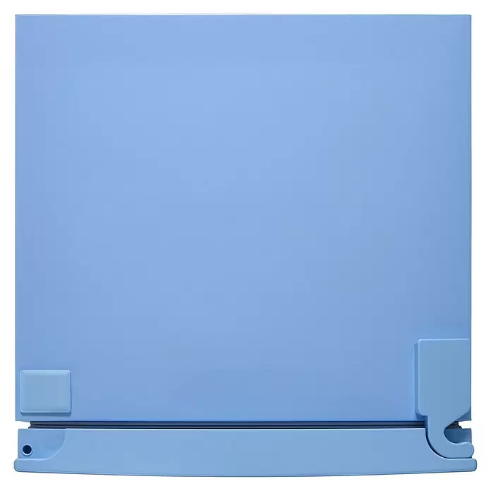 PKM Kühl-Gefrierkombination GK210 2 LB - Nutzinhalt Gesamt: 206 l, 54,5 x 54 x 143 cm, Hellblau - Hellblaue Kunststoffplatte mit linkem Eckgriff und rechtem Klemmmechanismus.