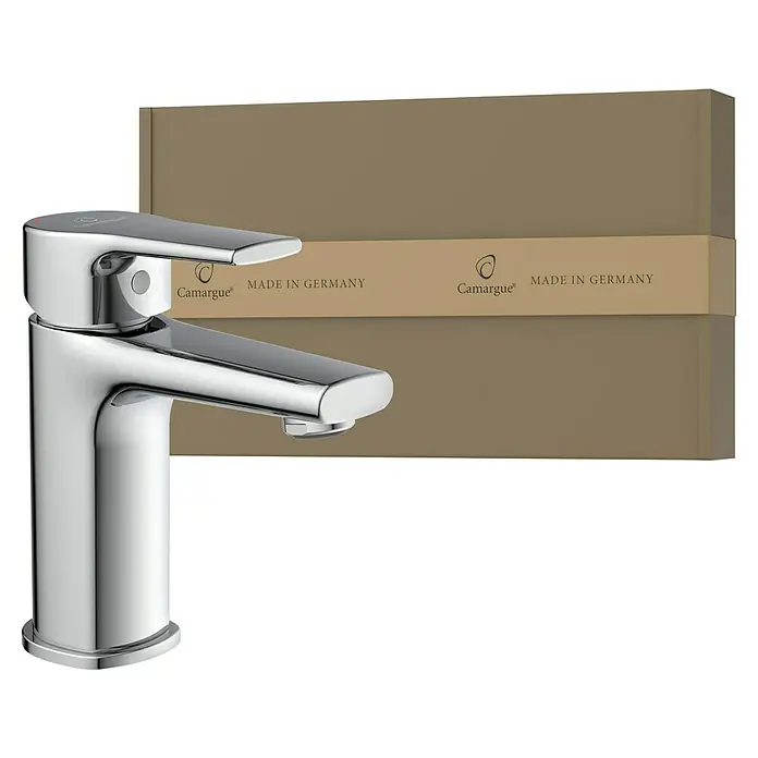 Camargue Waschtischarmatur Tessa - Chrom, Glänzend - Chromfarbene Camargue Waschtischarmatur vor einem Karton, der die Marke und Herkunft "Made in Germany" betont. Modernes Baddesign mit Qualität.