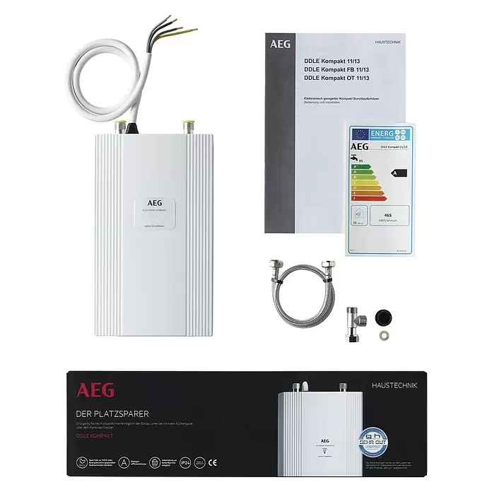 AEG Calentador DDLE 11/13 Kompakt - 13,5 kW, Electrónico - Calentador de agua instantáneo compacto blanco AEG con cable de alimentación, piezas de conexión de agua, manual, etiqueta energética y embalaje.
