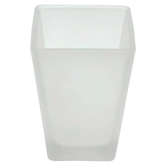 Tesa Ersatz-Zahnputzglas - Glas, Satiniert - Nahaufnahme eines quadratischen, weißen Pflanzgefäßes mit matter Oberfläche, ideal für moderne Inneneinrichtungen.