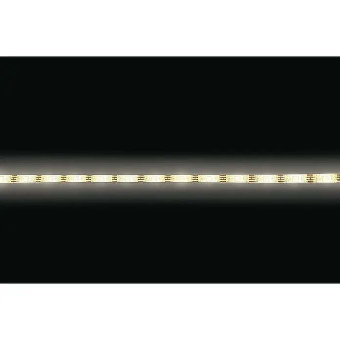 MegaLight LED-Stripes - Länge: 5 m, RGB, 250 lm - Detailaufnahme eines warmweiß leuchtenden LED-Streifens vor einem dunklen Hintergrund. Ideal für stimmungsvolle Beleuchtung.