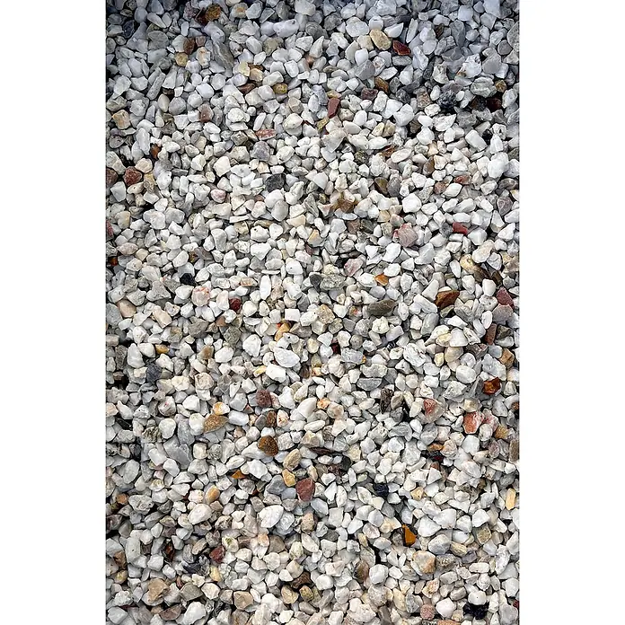 Min2C Mulch Mineralisch - Hell, Körnung: 8 mm - 16 mm, 25 kg - Nahaufnahme von Zierkieseln in Weiß-, Grau- und Brauntönen, ideal für Gartenwege und dekorative Zwecke.