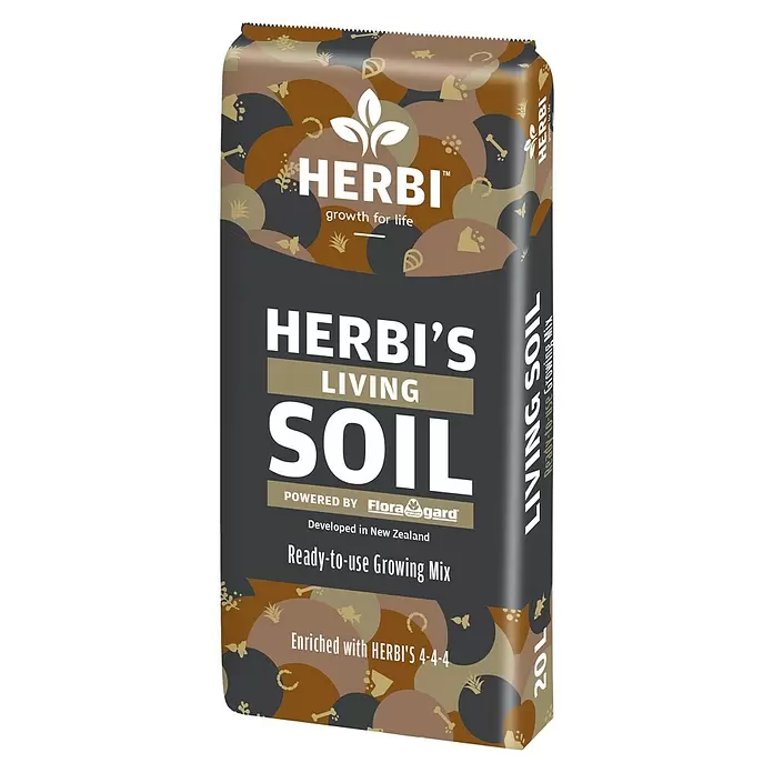 Herbi Aussaat- & Kräutererde Living Soil - 20 l - Eine 20L-Packung Herbi's Living Soil gebrauchsfertiger Pflanzerde. Die dunkelbraun-graue Packung zeigt organische Muster und Produktdetails.