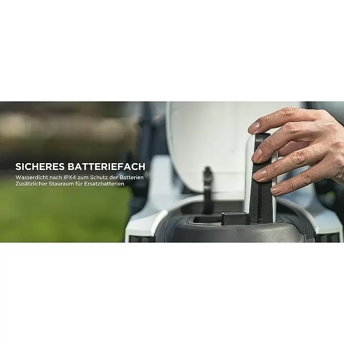 Litheli U20 Akku-Rasenmäher - 20 V, 1 Akku, 4 Ah, Schnittbreite: 33 cm - Eine Hand setzt eine weiße Batterie in das sichere, wasserdichte Batteriefach eines Robotikgeräts ein.