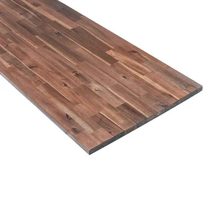 Exclusivholz Arbeitsplatte - Akazie, 400 x 80 x 3,8 cm - Nahaufnahme einer eleganten, braunen Massivholz-Tischplatte, die die natürliche Maserung und Wärme des Holzes hervorhebt.
