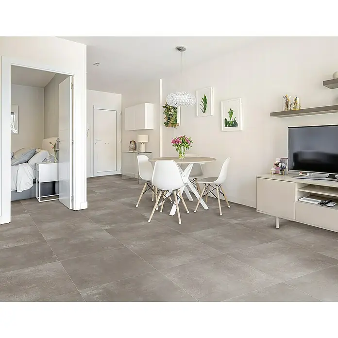 Feinsteinzeugfliese Rimini - 60 x 60 cm, Taupe, Matt - Elegantes Interieur mit modernen grauen Bodenfliesen, die dem Raum eine stilvolle und zeitgemäße Note verleihen.