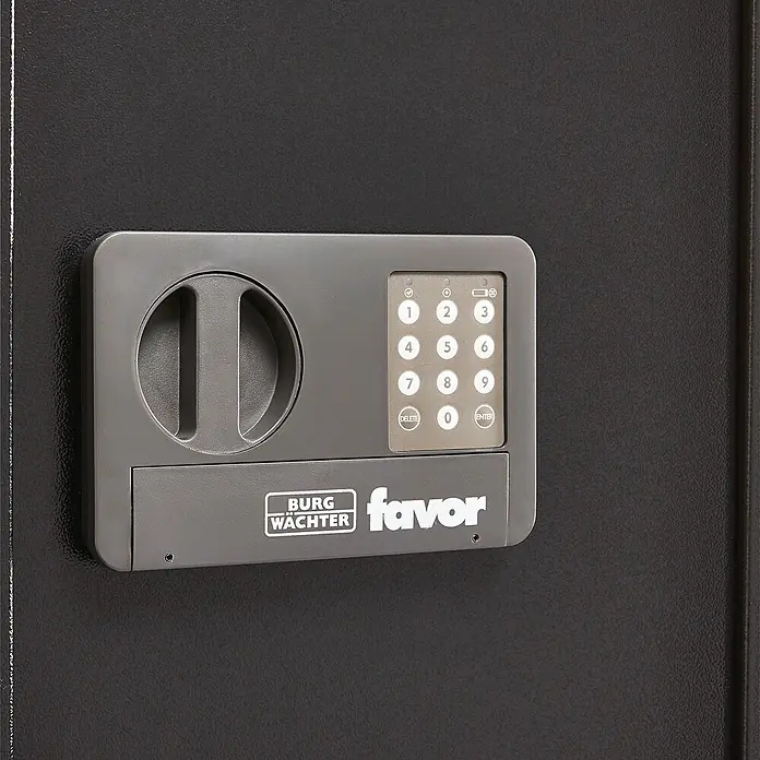 Burg-Wächter Favor Möbeltresor FAVOR S9 E - L x B x H: 38 x 35 x 50 cm, Elektronisches Zahlenschloss - Nahaufnahme eines Burg Wächter Favor Tresors mit elektronischem Zahlenschloss und Drehgriff vor dunklem Hintergrund.