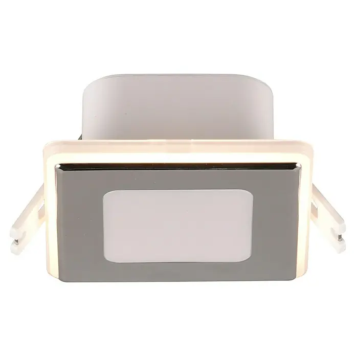 Trio Lighting Foco empotrable Nimbus - Cromo, L x An x Al: 8,5 x 8,5 x 3,9 cm, Blanco cálido - Primer plano de una lámpara de techo empotrada LED cuadrada con marco cromado, que muestra un diseño moderno e iluminación energéticamente eficiente.