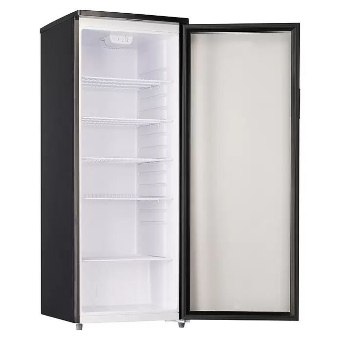 PKM Getränkekühlschrank GKS 255 B - 58 x 55 x 143 cm, Schwarz - Schwarzer Minikühlschrank mit offener Glastür und weißem Innenraum mit mehreren Ablagen.