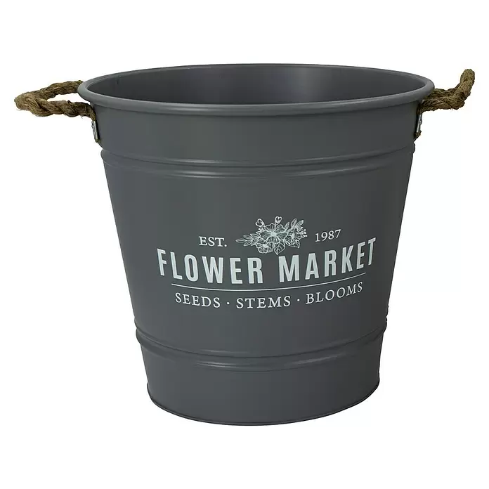 Noor Living Pflanztopf Cottage - Ø x H: 30 x 28 cm, Metall, Anthrazit - Grauer Metalleimer mit Seilgriffen und „Flower Market“-Aufschrift.