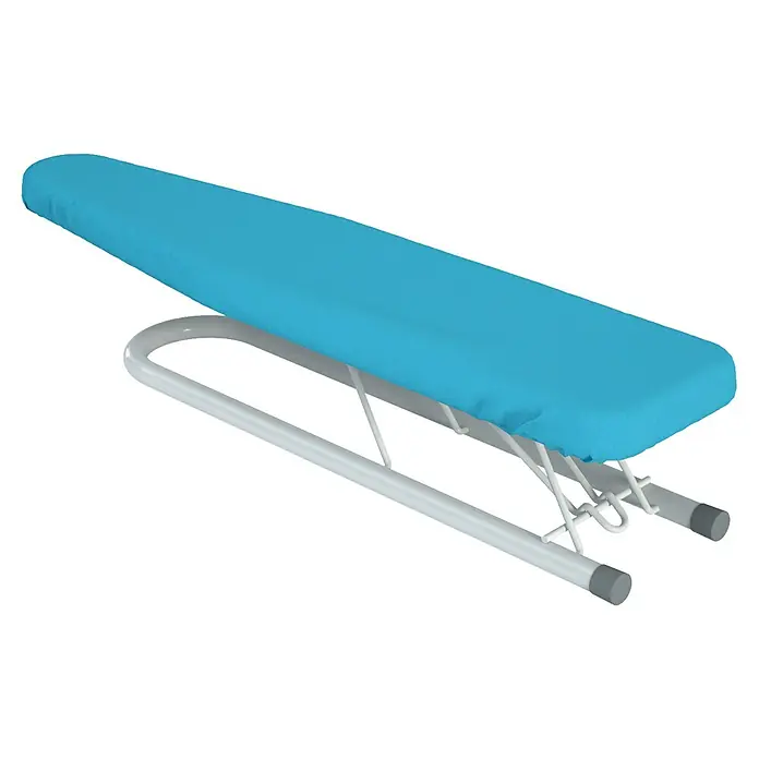 Ärmel-Bügelbrett Sleeve Board - 51 x 12 cm - Ein blaues Bügelbrett mit einem weißen Metallgestell auf einem schwarzen Hintergrund.