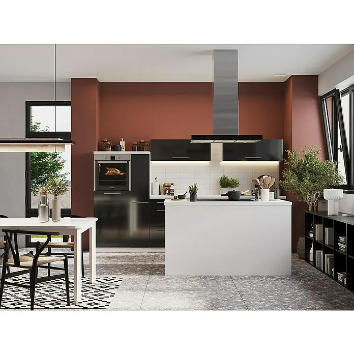 Respekta Premium Inselküche RP310IWSCBO - Breite: 310 cm, Schwarz, Mit Elektrogeräten - Helle, moderne Küche mit Kochinsel, schwarzen Schränken und Akzentwand in Terrakotta. Ein eleganter und funktioneller Raum.