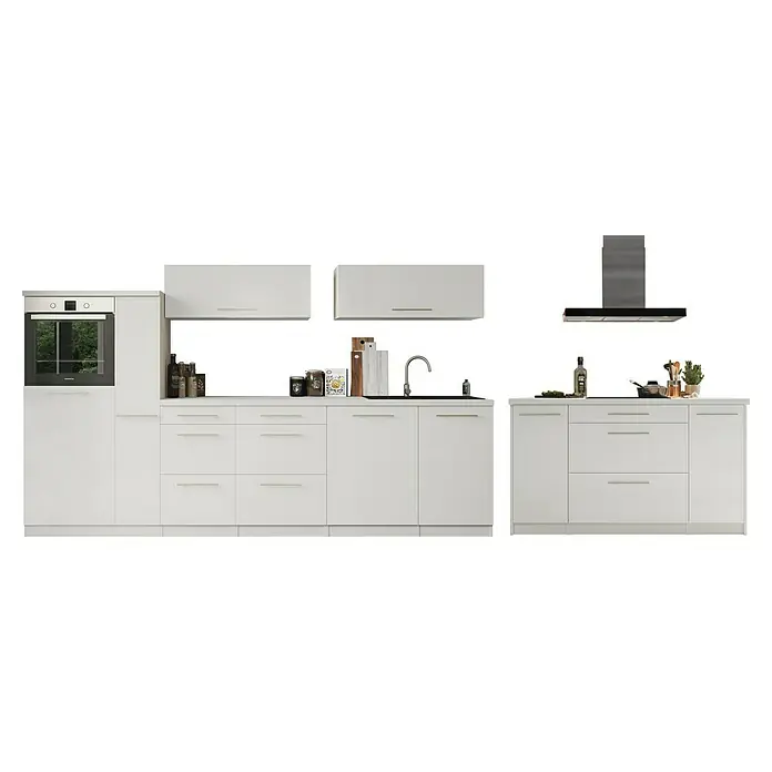 Respekta Premium Inselküche RP310IWWCBO - Breite: 310 cm, Weiß, Mit Elektrogeräten - Ein modernes Küchenensemble in Weiß mit Schränken, Backofen und Dunstabzugshaube, das eine elegante und funktionale Kochumgebung bietet.