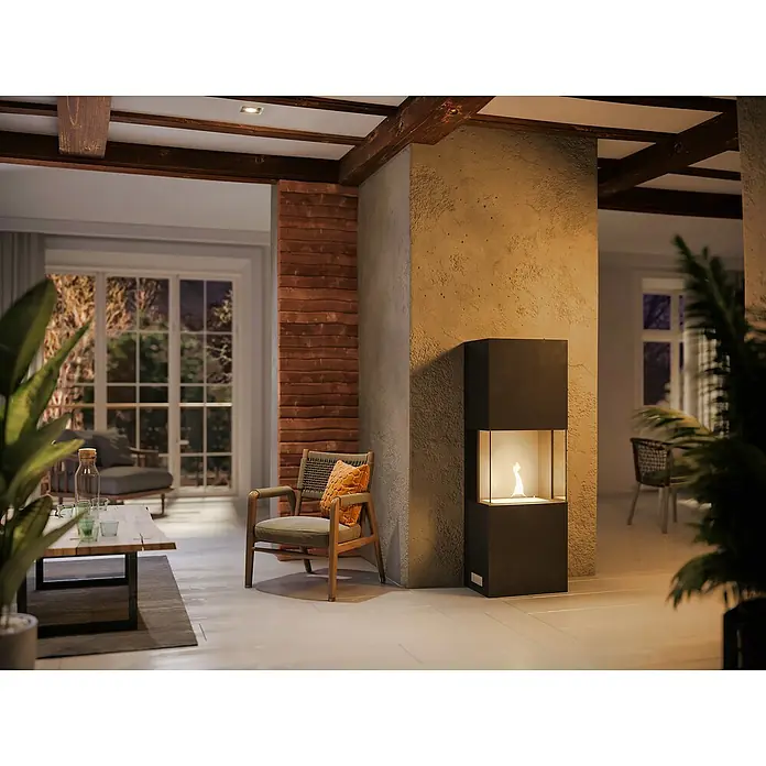 Dekokamin Indie 180 - 34 x 50 x 170 cm, Füllmenge: 1 l, Schwarz - Elegantes Wohnzimmerambiente mit einem modernen Bioethanol-Kamin, der Wärme und Stil vereint. Einladende Atmosphäre für entspannte Abende.
