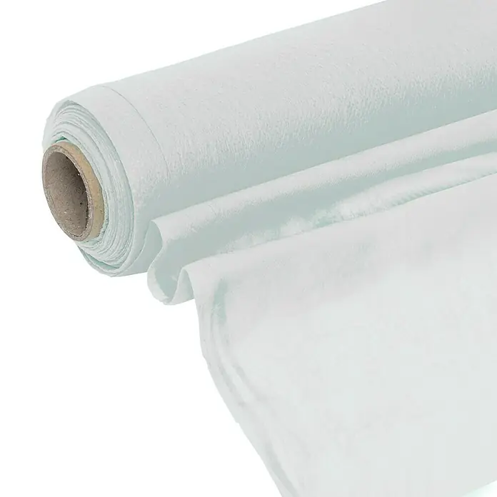 Windhager Frühbeetvlies Öko - L x B: 10 x 1,5 m, Weiß - Eine Rolle weißes Stoffmaterial ist aufgerollt, das Material fällt weich und anmutig herab und präsentiert seine Textur und Flexibilität.