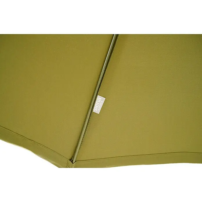 Siena Garden Marktschirm rund Paolo - Olive, Durchmesser Bespannung: 270 cm - Nahaufnahme eines grünen Siena Garden Sonnenschirms, der durch sein schlichtes Design und hohe Qualität besticht. Ideal für sonnige Tage im Garten.