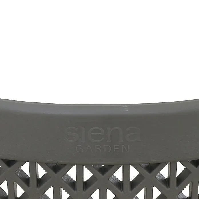 Siena Garden Urban Lights Gartenmöbel-Set District Sessel/Sola Tisch - Tisch (L x B x H): 160 x 90 x 71 cm, Sessel (L x B x H): 50 x 60 x 81 cm, 5 -tlg., Polypropylen, Grau/Anthrazit, Stapelbar - Nahaufnahme von Siena Garden Gartenmöbeln mit markanter Flechtstruktur und eingeprägtem Logo, ideal für stilvolle Außenbereiche.