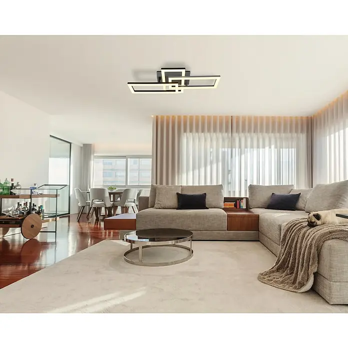 Globo LED-Deckenleuchte Sapena - 24 W, L x B x H: 61,4 x 34,1 x 9,3 cm, Schwarz, Warmweiß - Elegante Wohnzimmeransicht mit einer modernen Deckenleuchte, die das stilvolle Interieur hervorhebt. Die Leuchte harmoniert perfekt mit dem Raumdesign.