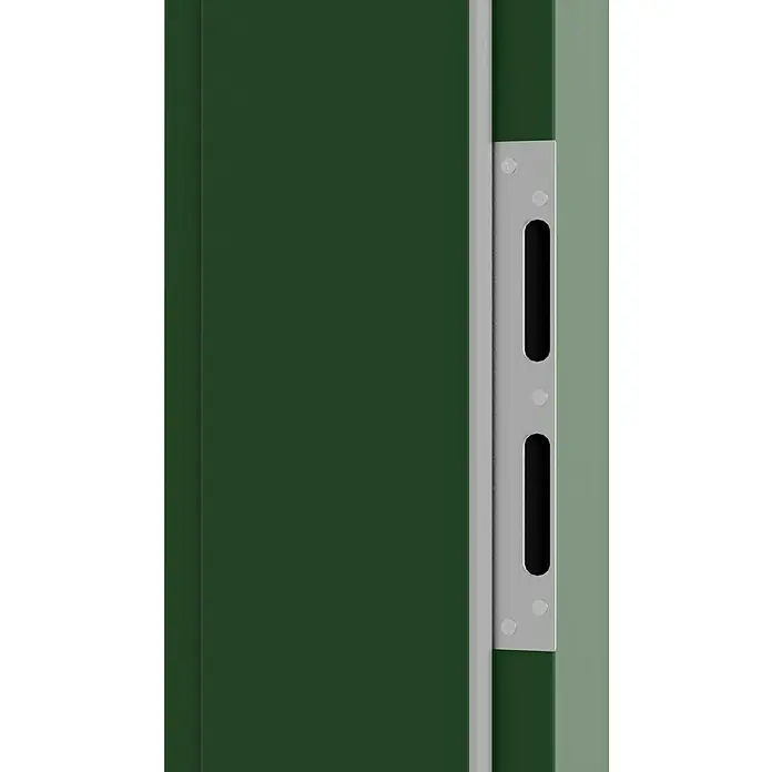 GetaDoor Getalit Türzarge FM8237 - 735 x 1.985 mm, Wandstärke: 185 mm, DIN Anschlag: Rechts, Edeltanne - Eine Nahaufnahme eines grünen Metallschranks mit einem robusten, silbernen Beschlag und sichtbaren Schrauben zur Befestigung.