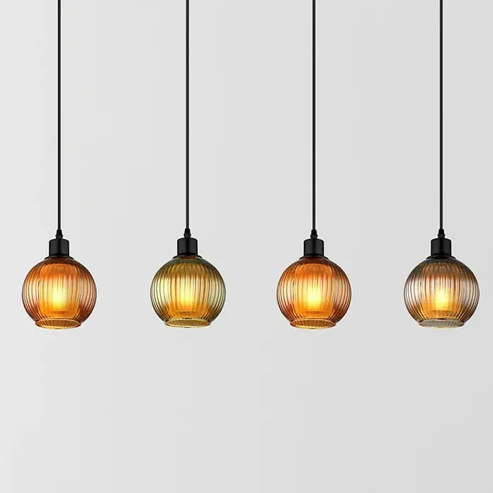 Globo Pendelleuchte Zumba - 25 W, Grün/Bronze/Petrol, Schwarz, 80 x 15 x 120 cm, E27 - Vier elegante Pendelleuchten mit gerippten Glasschirmen in verschiedenen Farbtönen, die ein warmes Licht verbreiten.