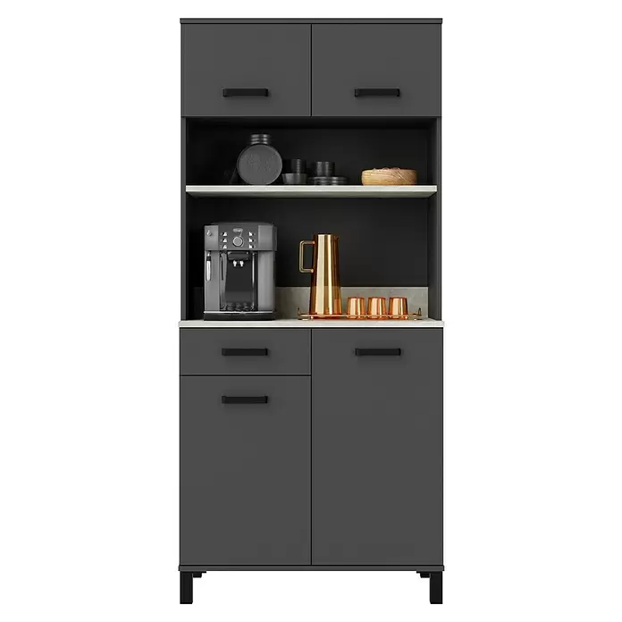 Stolarz-Lempert Buffetschrank Linda - Breite: 100 cm, Weiß - Dunkelgrauer Küchenschrank mit schwarzen Griffen, offenen Regalen mit Kaffeemaschine, goldener Kanne und Tassen, sowie geschlossenen Schränken unten.