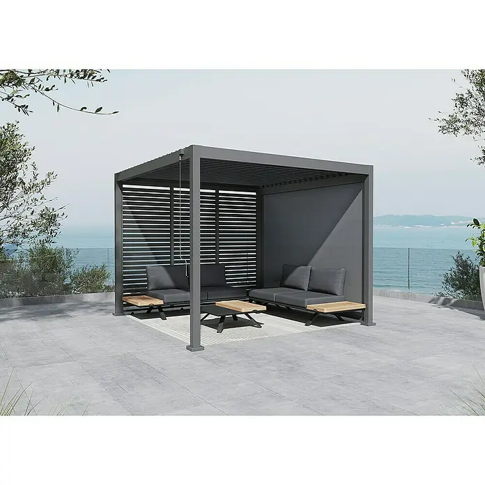 Sunfun Loungemöbel-Set Lumar/Milos - 11 -tlg., Aluminium/PVC/Fiberglas/Polypropylen, Night-Grey - Ein grauer Pavillon mit Loungemöbeln steht auf einer Terrasse mit Meerblick. Die Möbel umfassen Sofas und einen kleinen Tisch.