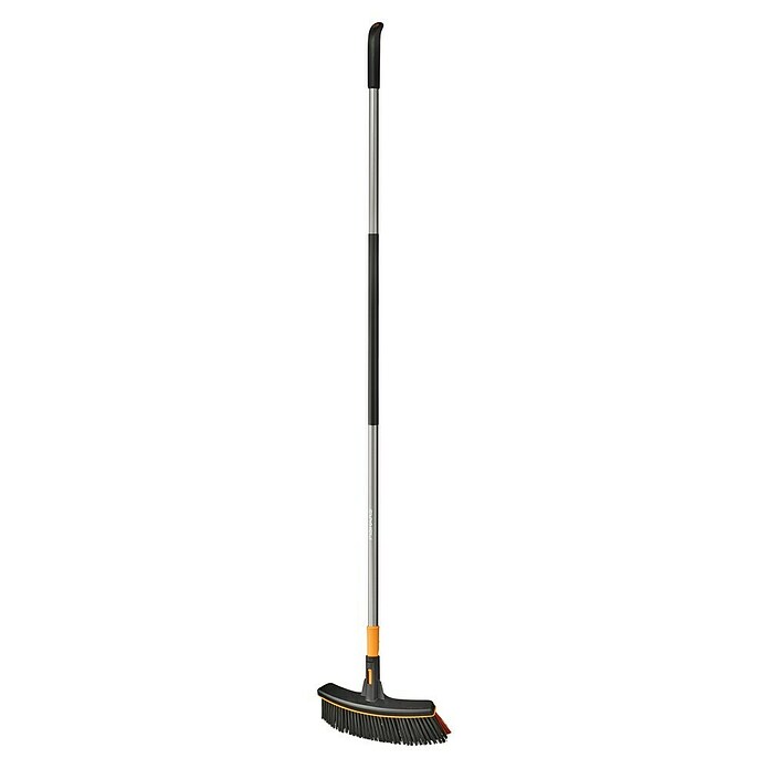 Fiskars Ergonomic Besen Ergonomic (Mit Stiel, Aufhängeloch im Griff) | BAUHAUS