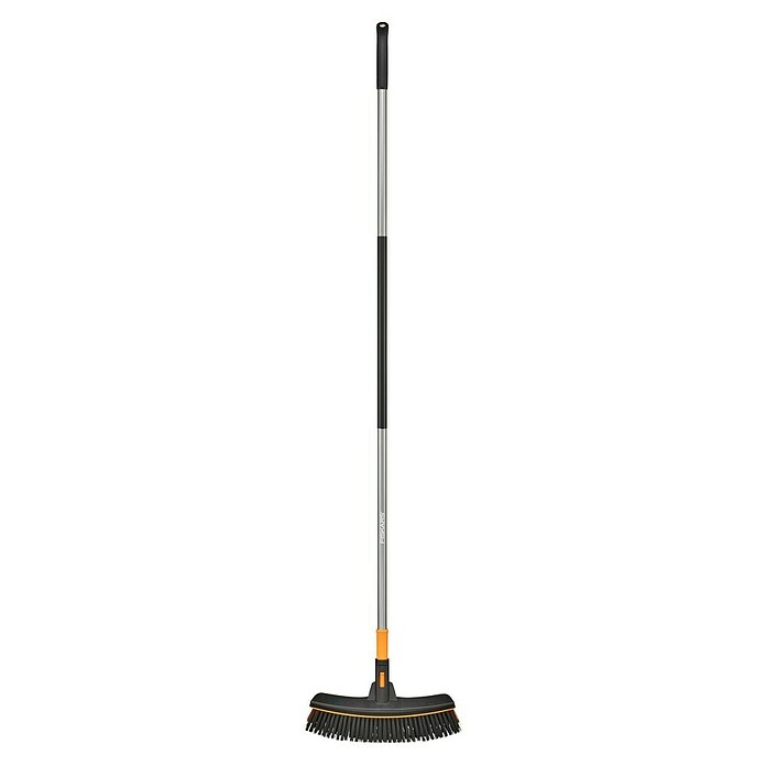 Fiskars Ergonomic Besen Ergonomic (Mit Stiel, Aufhängeloch im Griff) | BAUHAUS
