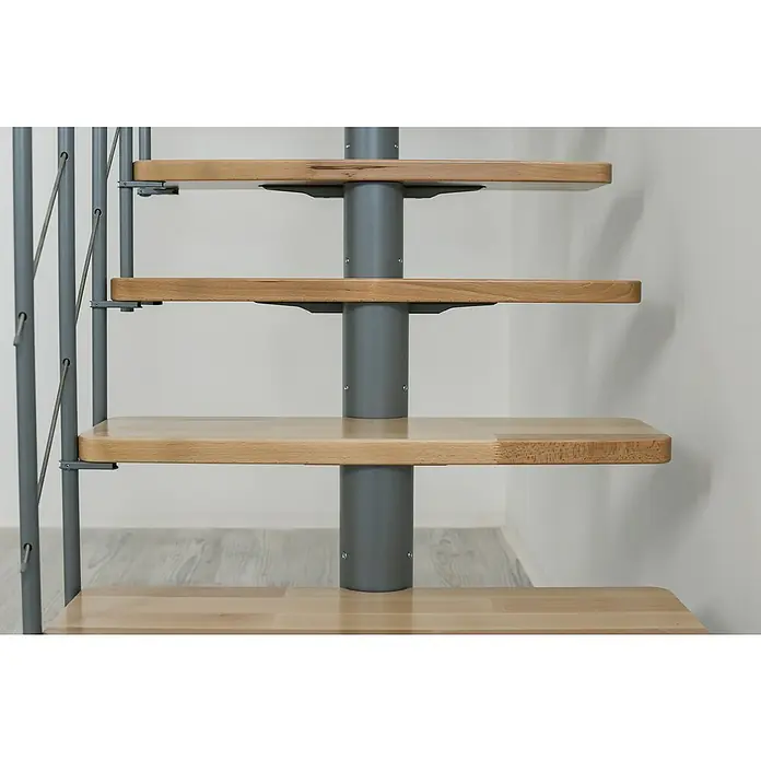 Minka Mittelholmtreppe Comfort Top - Breite: 80 cm, Grau, Farbe Stufen: Buche Natur, Geschosshöhe: 312 cm - Detailansicht einer Wendeltreppe mit Holzstufen und grauem Metallgeländer, die modernes Design und Funktionalität vereint.