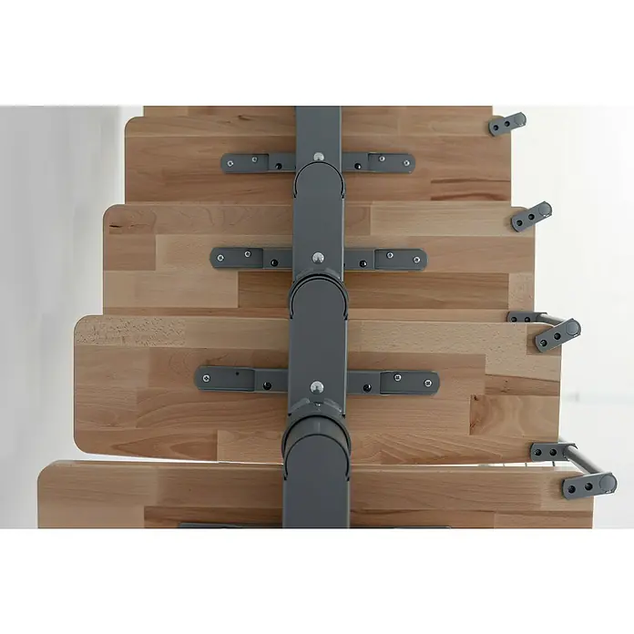 Minka Mittelholmtreppe Comfort Top - Breite: 80 cm, Grau, Farbe Stufen: Buche Natur, Geschosshöhe: 312 cm - Detailansicht einer Treppe mit Holzstufen und grauem Metallgeländer, das die Stufen verbindet.