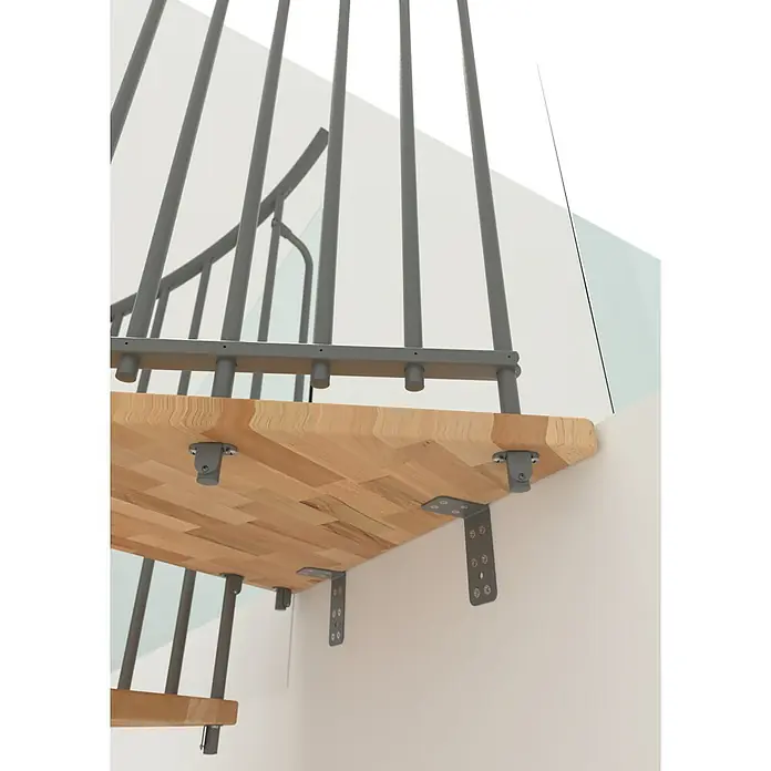 Minka Spindeltreppe Spiral Effect - Durchmesser: 120 cm, Grau, Farbe Stufen: Buche Natur, Geschosshöhe: 305,5 cm - Detailaufnahme einer modernen Treppe mit Holzstufen und grauem Geländer. Die Befestigungselemente sind gut sichtbar.