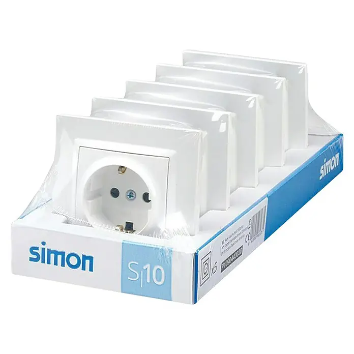 Simon 10 Enchufe pack 5 - Blanco, Brillante, Plástico, Montaje enrasado - Un paquete de enchufes de pared Simon S.10 que muestra un conjunto de enchufes individuales con carcasa blanca en un embalaje de venta al por menor azul.