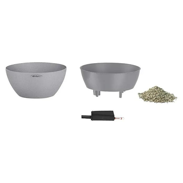 Lechuza Color Pflanzschale rund Cubeto - Außenmaß (Ø x H): 30 x 13,5 cm, Kunststoff, Steingrau - Nahaufnahme eines Lechuza-Pflanzgefäß-Sets mit Pflanzgefäß, Einsatz, Substrat und Bewässerungsanzeige.