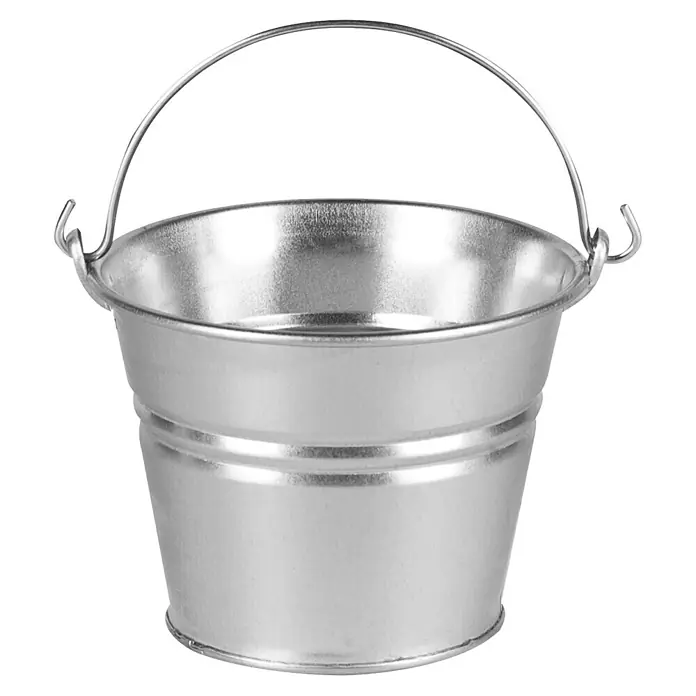 Zinkeimer - 0,5 l - Nahaufnahme eines silbernen Metalleimers mit Griff, der ein glänzendes und robustes Aussehen für verschiedene Zwecke bietet.