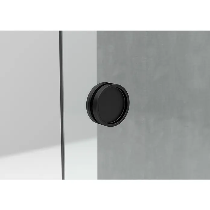 Entravia Griffmuschel - Schwarz, Rund - Nahaufnahme eines schwarzen, runden Türgriffs an einer modernen Duschkabine, der ein minimalistisches Design und Funktionalität vereint.