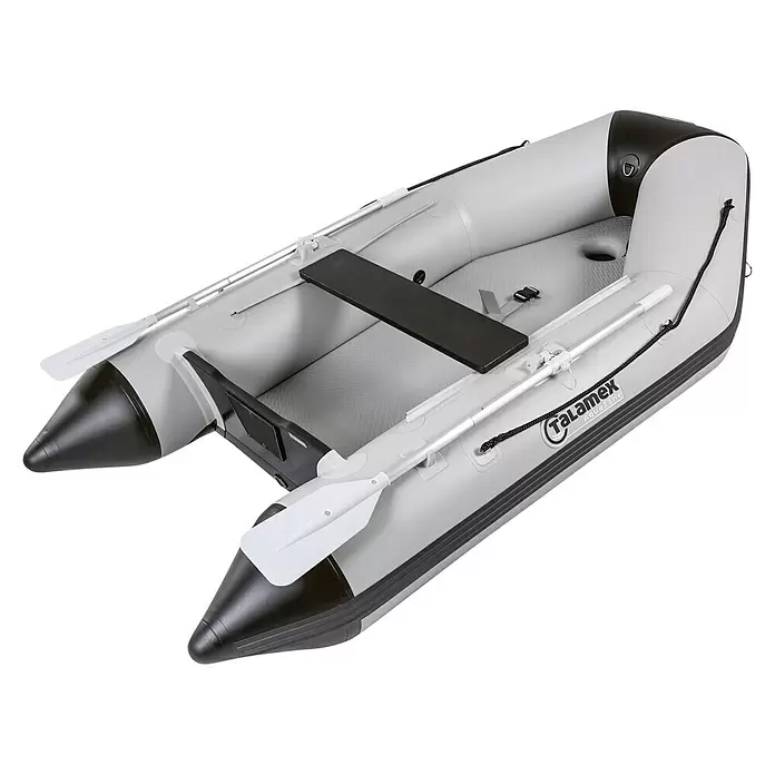 Talamex Schlauchboot Luftboden Aqualine QLA230 - L x B: 230 x 134 cm, Tragkraft: 350 kg, Geeignet für: 2+1 Personen - Hellgraues und schwarzes Schlauchboot mit Rudern, schwarzer Sitzbank und Seil, einsatzbereit.
