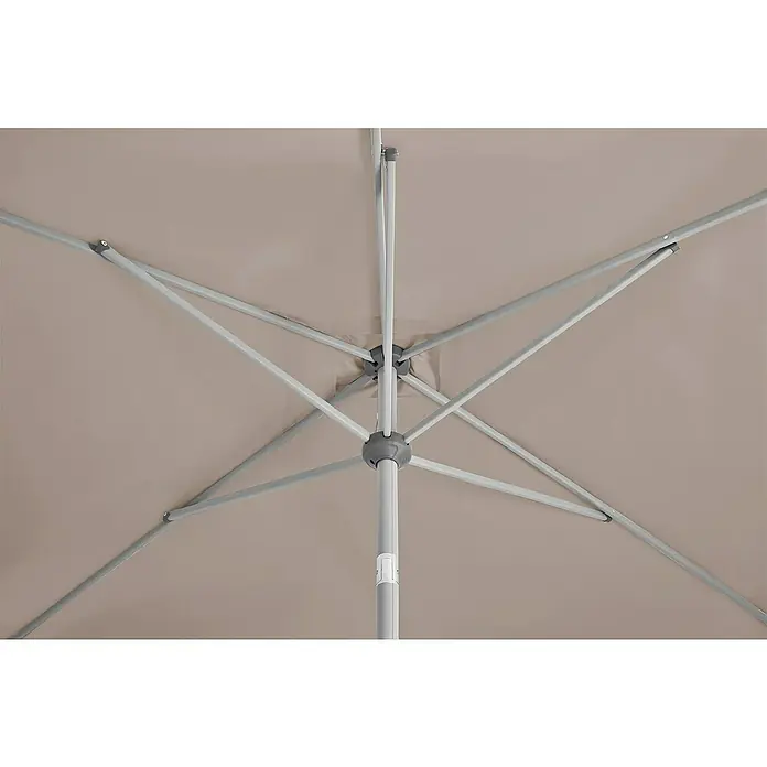 Suncomfort Marktschirm Shell-Turn - Light Taupe, Bespannungsmaß (L x B): 250 x 200 cm - Nahaufnahme von der Unterseite eines geöffneten Sonnenschirms mit einem stabilen Metallrahmen, der das beigefarbene Tuch hält.