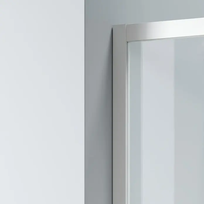 Camargue Eckdusche Tampere - L x B x H: 90 x 90 x 195 cm, Klarglas, Unbeschichtet, Weiß - Detailaufnahme eines modernen Duschrahmens aus Aluminium, der sich durch schlichte Eleganz und hochwertige Verarbeitung auszeichnet.