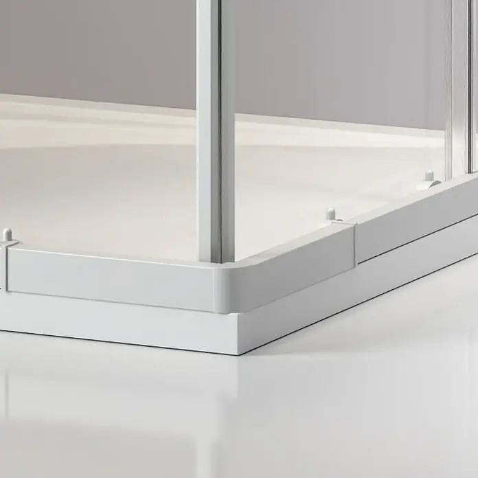 Camargue Eckdusche - 90 x 90 x 190 cm - Detailaufnahme einer modernen Duschkabine mit klaren Linien und weißen Rahmen, die ein minimalistisches Design betont.
