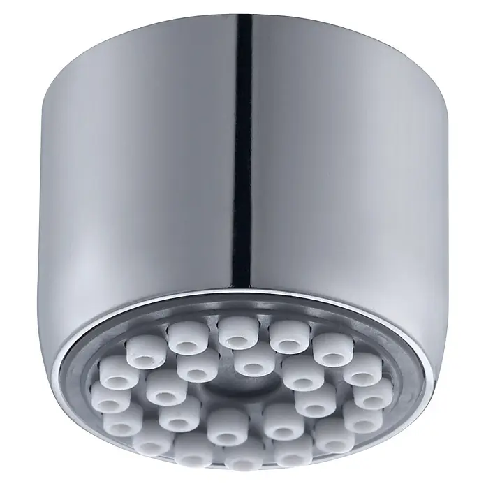 Neoperl Wassersparstrahlregler - M 22, 3,8 l/min - Nahaufnahme eines modernen, verchromten Duschkopfs mit mehreren Auslassdüsen für ein luxuriöses Duscherlebnis.