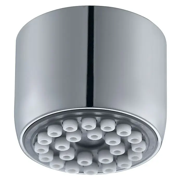 Neoperl Wassersparstrahlregler - M 22, 3,8 l/min - Nahaufnahme eines modernen, verchromten Duschkopfs mit mehreren Auslassdüsen für ein luxuriöses Duscherlebnis.