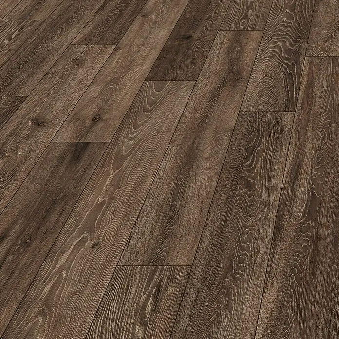MyStyle MyArt Laminat - Earthen Oak, Landhausdiele, 1.285 x 192 x 12 mm - Nahaufnahme eines Bodenbelags mit dunklen Holzdielen und ausgeprägter Maserung für ein rustikales Ambiente.