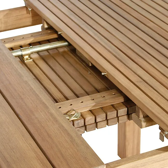 Siena Garden Falun Gartentisch - L x B x H: 150 x 100 x 74 cm, Akazie, Rechteckig, Natur - Nahaufnahme eines ausziehbaren Holztisches, der seine erweiterte Funktion und Holzstruktur zeigt. Ideal für den Garten.