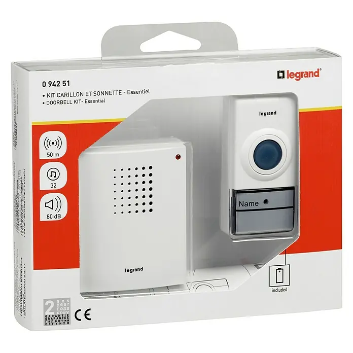Legrand Juego de timbre inalámbrico Eco - 50 m, 80 dB, Sin corriente, IP44 - Un kit de timbre blanco Legrand en un embalaje de producto con el logotipo de Legrand, ideal para cualquier puerta principal.