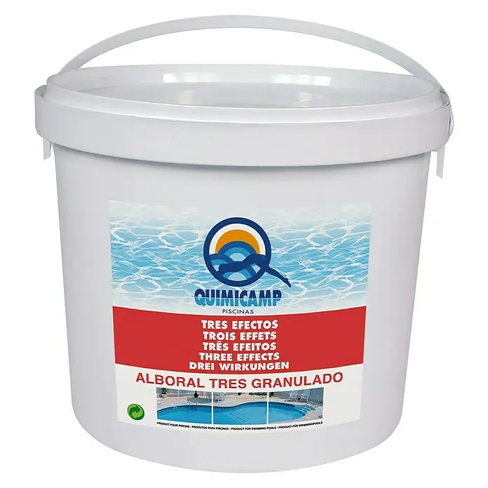 Quimicamp Cloro granulado 3 efectos Alboral - 5 kg - Cubo blanco de químicos para piscinas Alboral Tres Granulado, etiquetado en varios idiomas.