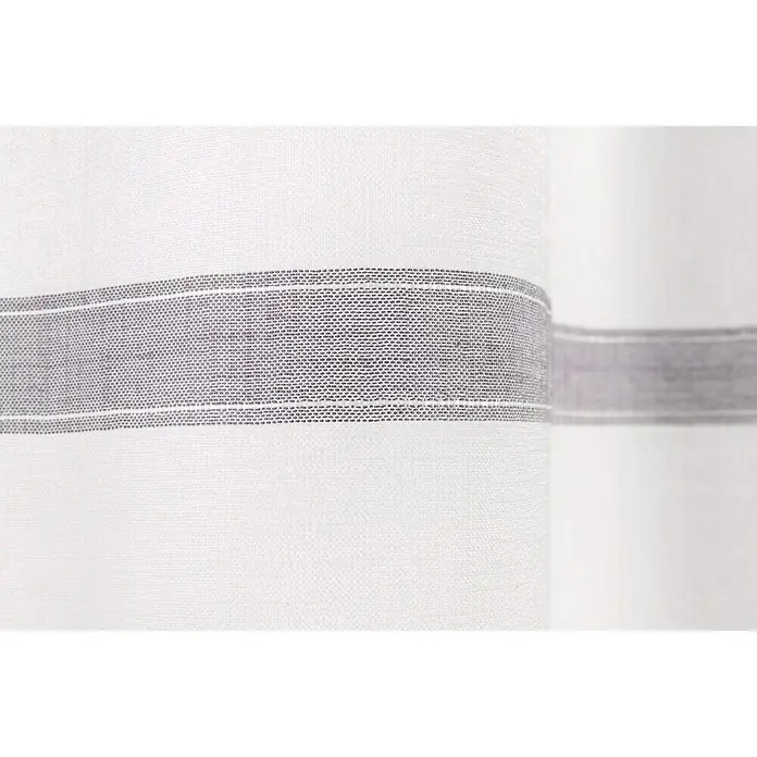 Elbersdrucke Ösenschal Ida - 140 x 255 cm, 100 % Polyester, Weiß/Grau - Nahaufnahme eines weißen Vorhangs mit einem breiten grauen Streifen, der eine subtile Eleganz und ein modernes Designelement bietet.