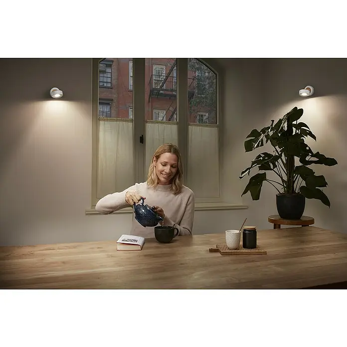 Ledvance LED-Wand- & Deckenstrahler Spot Pluto - 4,8 W, L x B x H: 9 x 12,2 x 9 cm, Weiß, Warmweiß, 1 Stk. - Wandleuchte für stimmungsvolle Beleuchtung: Die moderne Wandlampe sorgt mit ihrem warmen Licht für eine gemütliche Atmosphäre im Raum.