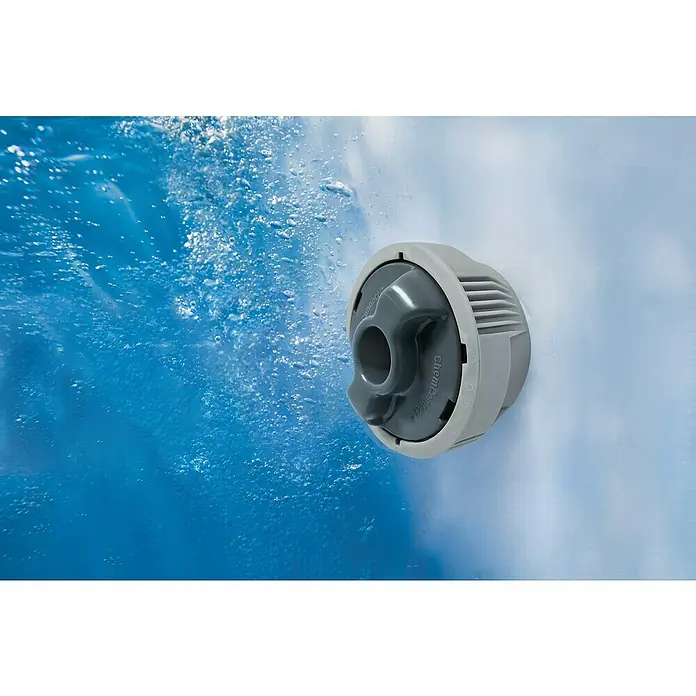 Bestway Lay-Z-Spa Mobil-Whirlpool Hawaii AirJet™ - L x B x H: 180 x 180 x 71 mm, Kobaltblau, 840 l - Nahaufnahme eines ChemConnect-Poolchemikalienspenders von Bestway, der an einer blauen Poolwand mit Blasen befestigt ist.