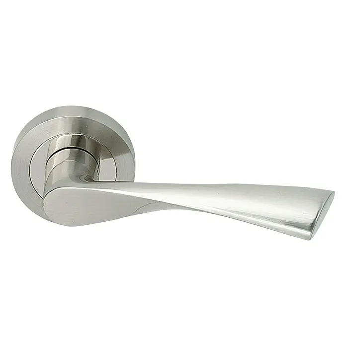 GDK Conjunto de picaporte A01-620 SNNP - Largo: 12 cm, Aluminio - Elegante manija de puerta de acero inoxidable cepillado con un diseño curvo ideal para interiores modernos.