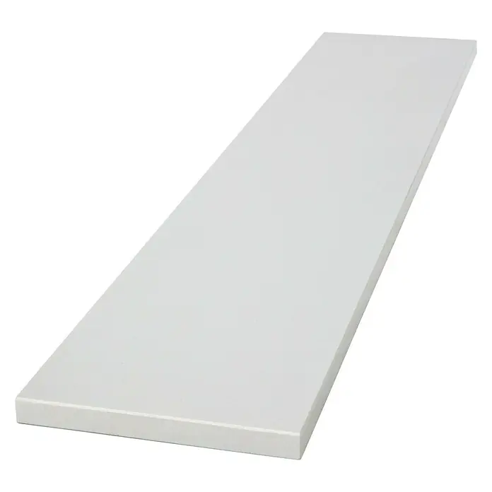 Fensterbank Snow White Micro - 113 x 30 x 2 cm, Weiß, Kunststein, Agglo-Marmor - Nahaufnahme einer stilvollen weißen Regalbords, ideal für moderne Aufbewahrungslösungen und Inneneinrichtung.